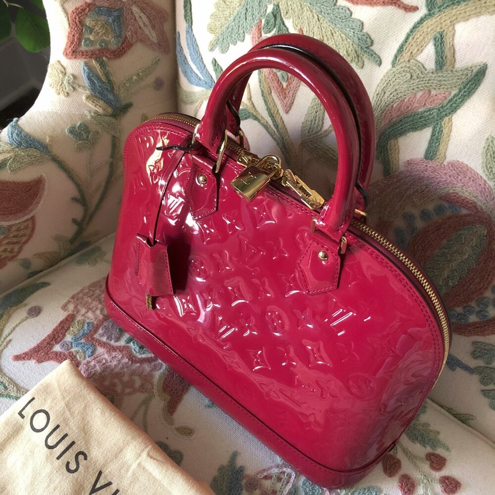 LOUIS VUITTON Vernis Alma PM Monogram Red Leather Handbag